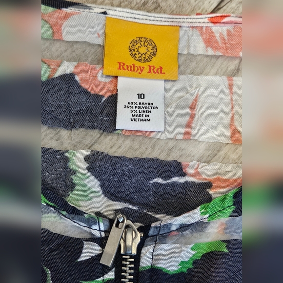 Ruby Rd Women's Sheer Panel Floral Blouse with 2 - Way Sleeve Size 10 - Picture 3 of 9